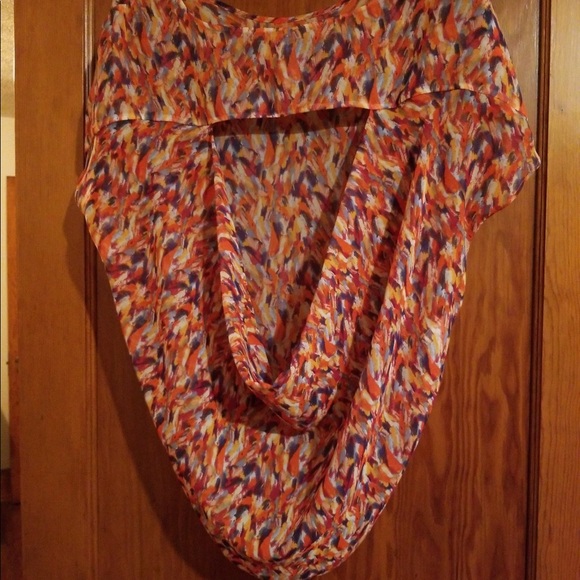 Multicolored BCBG blouse - Picture 2 of 2